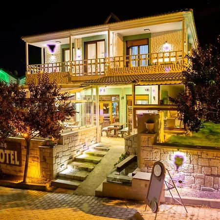 Cesmekes Otel Buitenkant foto