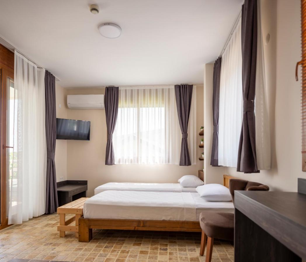 Cesmekes Otel Buitenkant foto