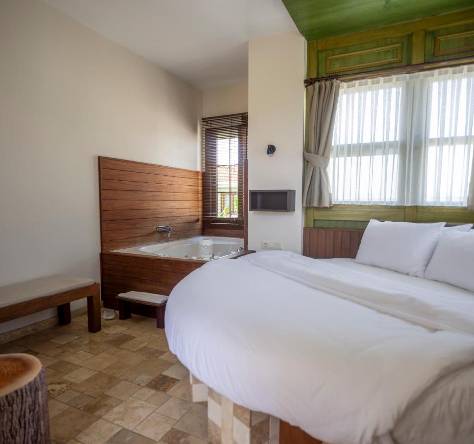 Cesmekes Otel Buitenkant foto